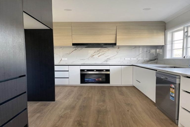 Photo of property in 19 Beauchamp Street, Tawa, Wellington, 5028