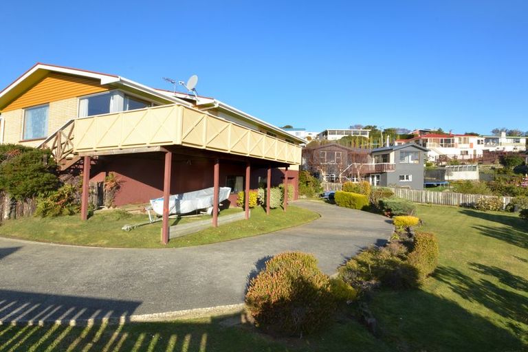 Photo of property in 27 Bayne Terrace, Macandrew Bay, Dunedin, 9014