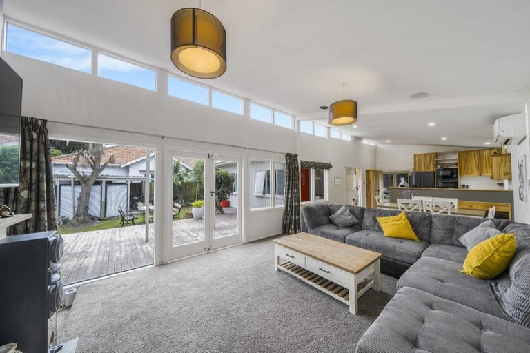 Photo of property in 182 Main North Road, Redwood, Christchurch, 8051