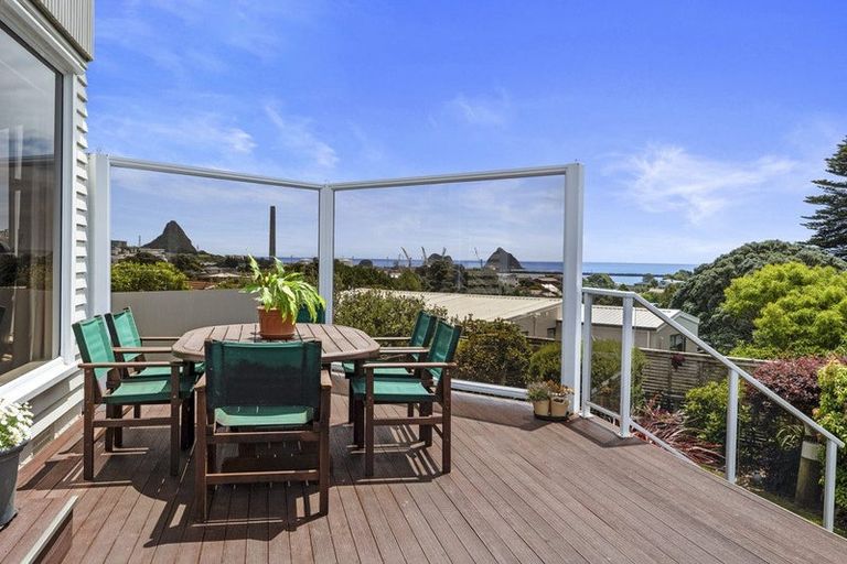 Photo of property in 410 Devon Street West, Lynmouth, New Plymouth, 4310