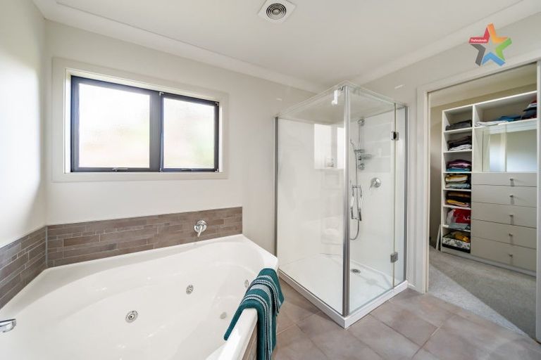 Photo of property in 295a Maungaraki Road, Maungaraki, Lower Hutt, 5010