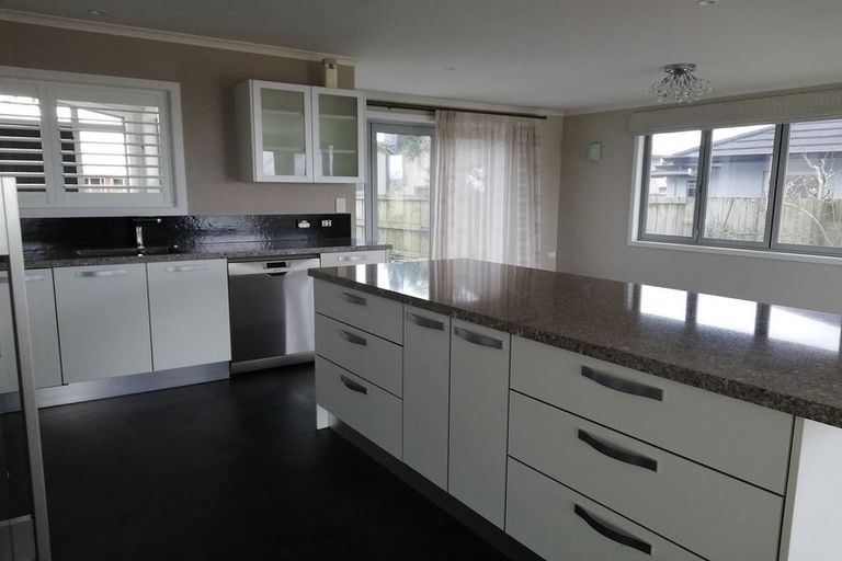 Photo of property in 13 Ruske Place, Grandview Heights, Hamilton, 3200