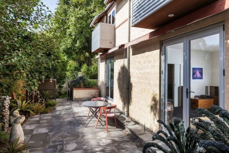 Photo of property in 1 Medbury Terrace, Fendalton, Christchurch, 8041