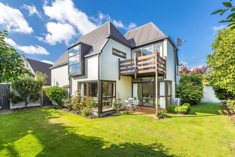 Photo of property in 76b Memorial Avenue, Ilam, Christchurch, 8053