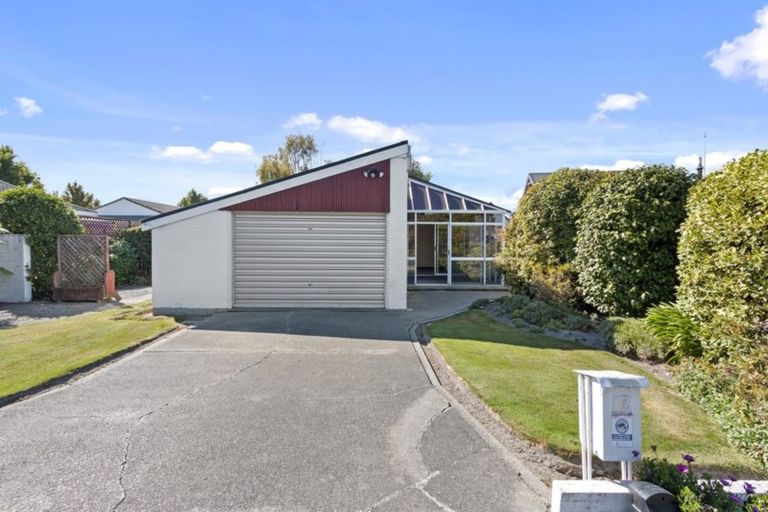 Photo of property in 76 Grimseys Road, Redwood, Christchurch, 8051