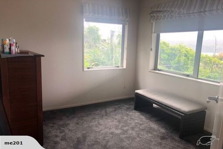 Photo of property in 24 Signallers Grove, Strathmore Park, Wellington, 6022