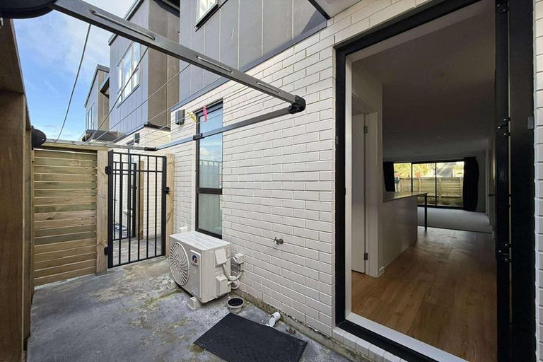 Photo of property in 2/27 Main Road, Wainuiomata, Lower Hutt, 5014