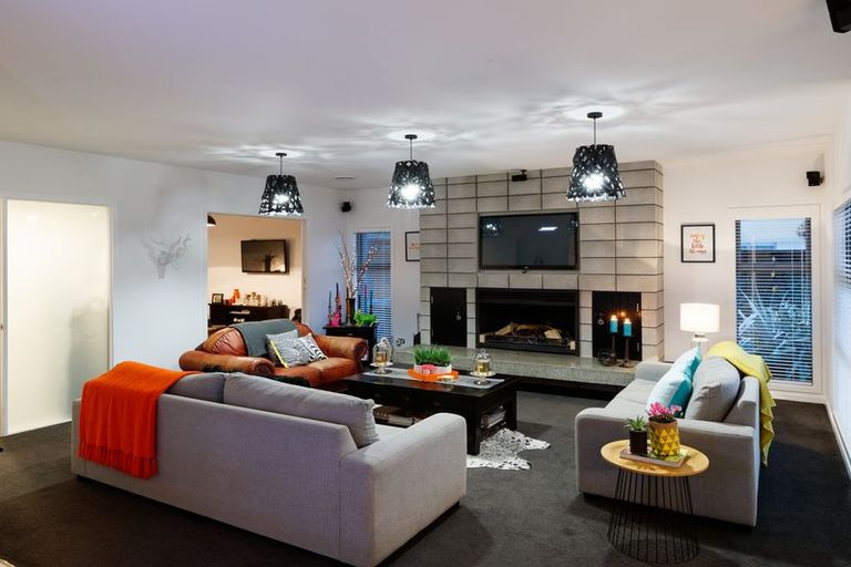 Photo of property in 18 Grand Oaks Drive, Awapuni, Palmerston North, 4412