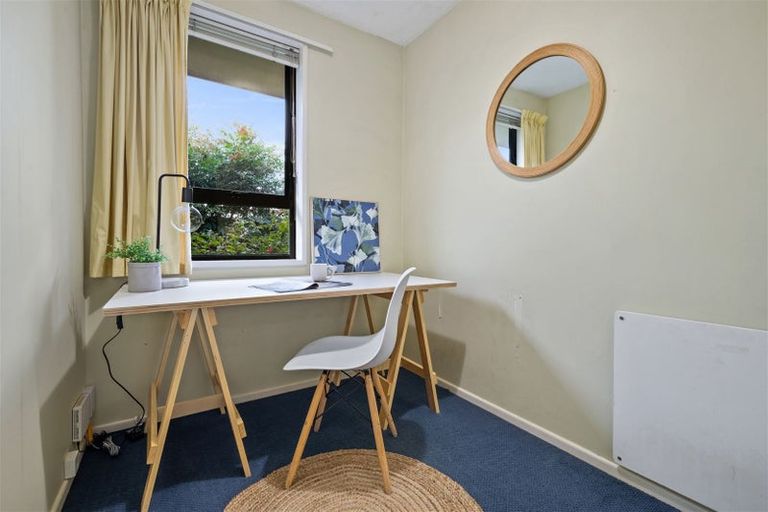 Photo of property in 22 Camberwell Place, Avonhead, Christchurch, 8042