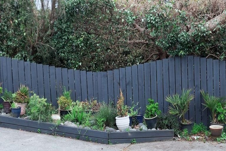 Photo of property in 76a Captain Scott Road, Glen Eden, Auckland, 0602