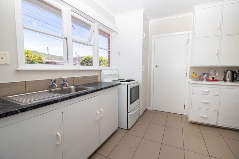 Photo of property in 9a Whites Line West, Woburn, Lower Hutt, 5010