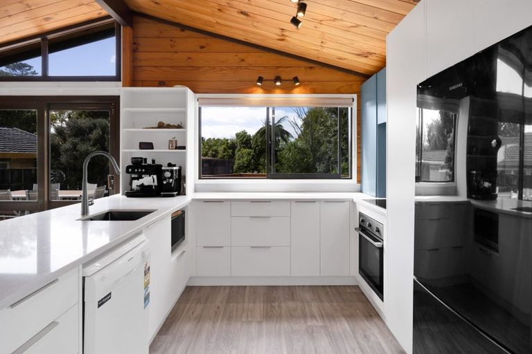 Photo of property in 27 Nikau Street, Inglewood, 4330