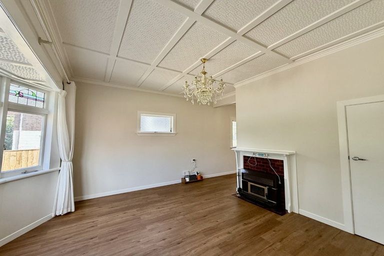 Photo of property in 39 Roys Road, Weymouth, Auckland, 2103