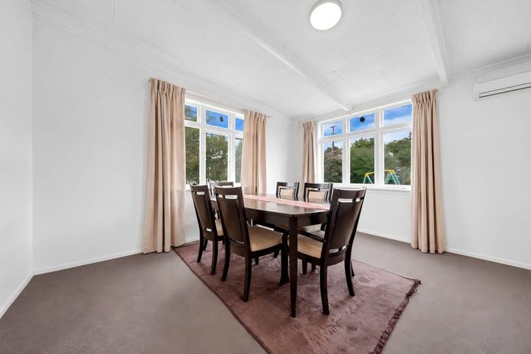 Photo of property in 11 Miro Street, New Lynn, Auckland, 0600