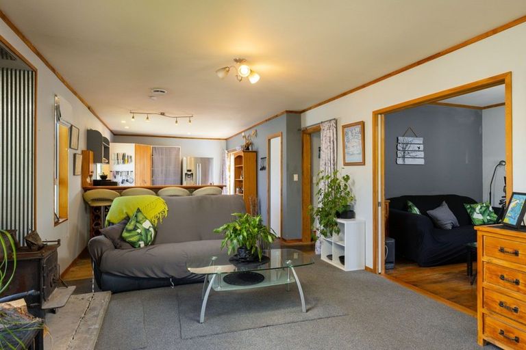 Photo of property in 147 Waikawa Road, Picton, 7220