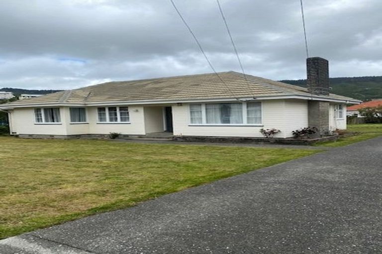 Photo of property in 5 Oxford Street, Tawa, Wellington, 5028