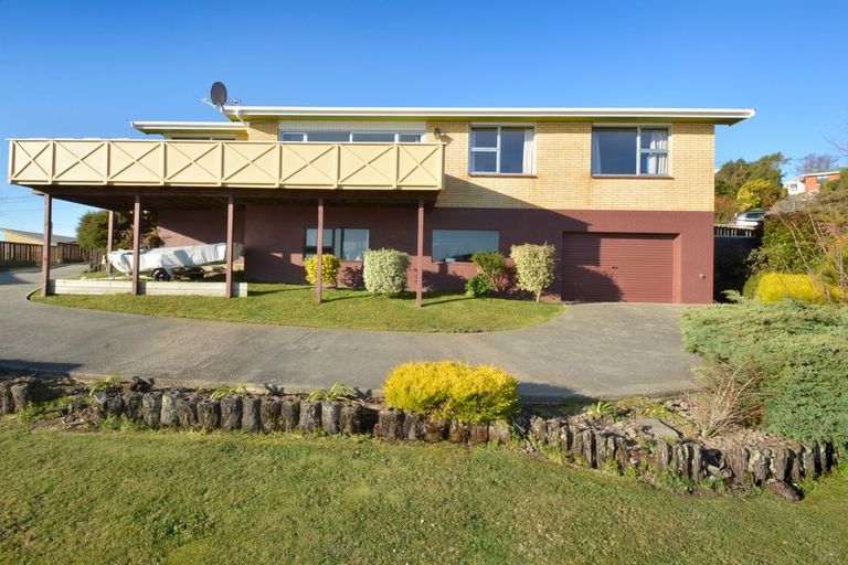 Photo of property in 27 Bayne Terrace, Macandrew Bay, Dunedin, 9014