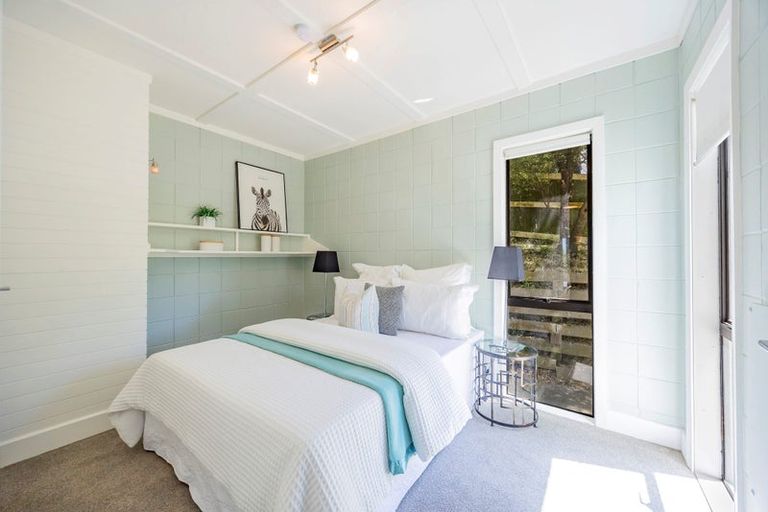 Photo of property in 73 Braemar Road, Castor Bay, Auckland, 0620