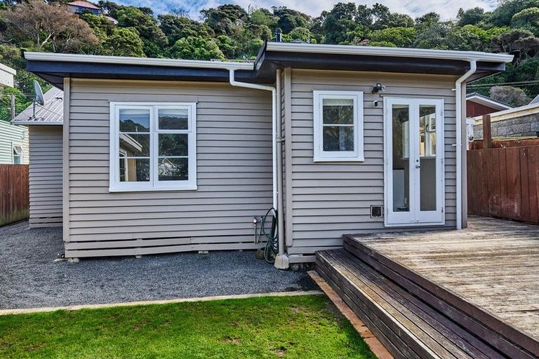 Photo of property in 44 Airlie Road, Plimmerton, Porirua, 5026