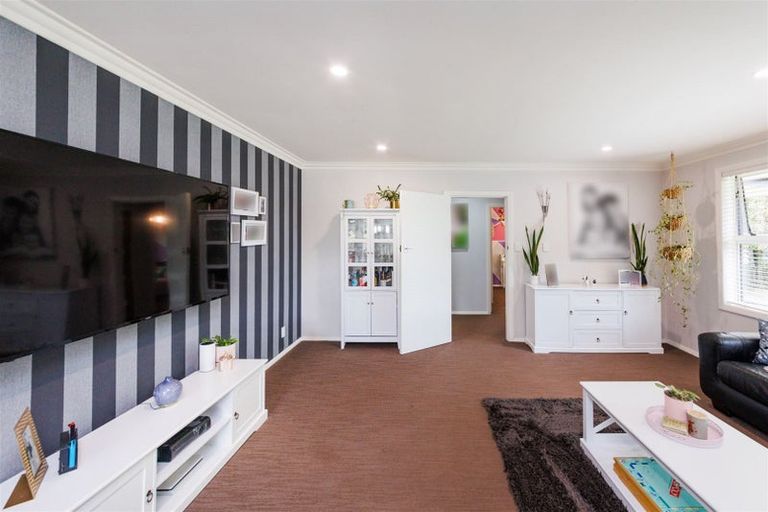 Photo of property in 34 Surrey Crescent, Hokowhitu, Palmerston North, 4410