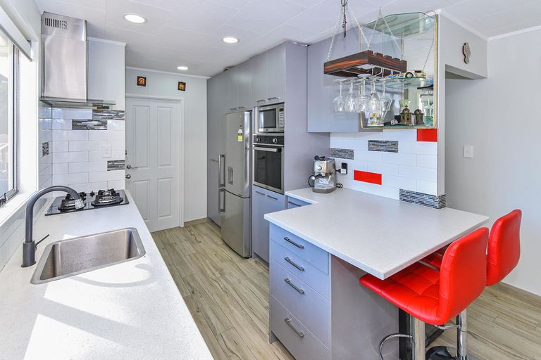 Photo of property in 2/21 Komako Place, Papatoetoe, Auckland, 2025