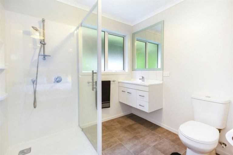 Photo of property in 1 Banks Boulevard, Whitby, Porirua, 5024