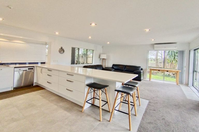Photo of property in 15 Aspatria Place, Northpark, Auckland, 2013