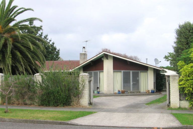 Photo of property in 28 Matai Street, Waikanae, 5036