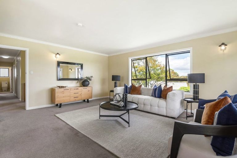Photo of property in 254a East Coast Road, Forrest Hill, Auckland, 0620