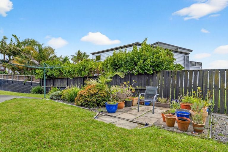 Photo of property in 2/35 Rangitoto Terrace, Milford, Auckland, 0620