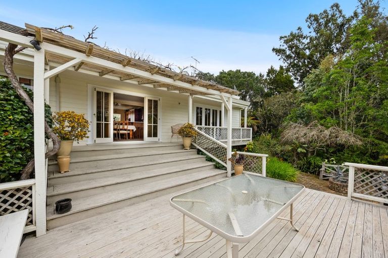 Photo of property in 44 Sandstone Road, Whitford, Manurewa, 2576