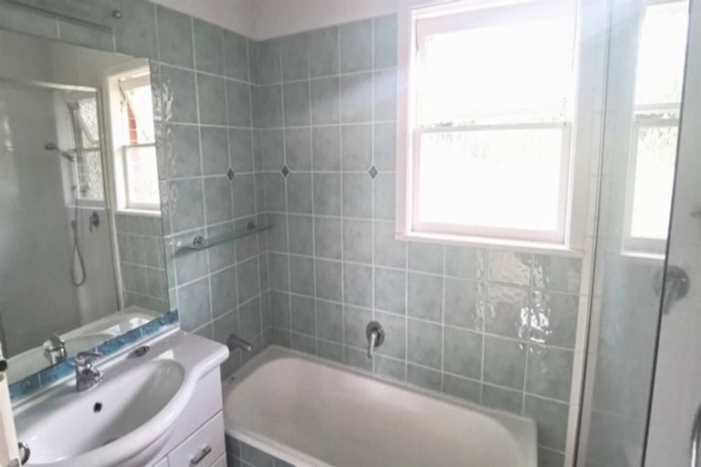 Photo of property in 57 College Road, Northcote, Auckland, 0627