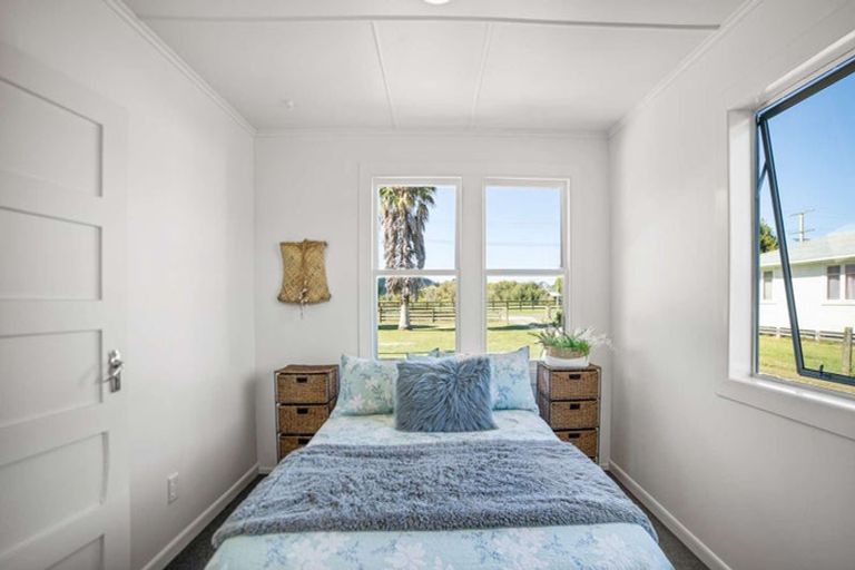 Photo of property in 49 Tauwhareparae Road, Tolaga Bay, 4077