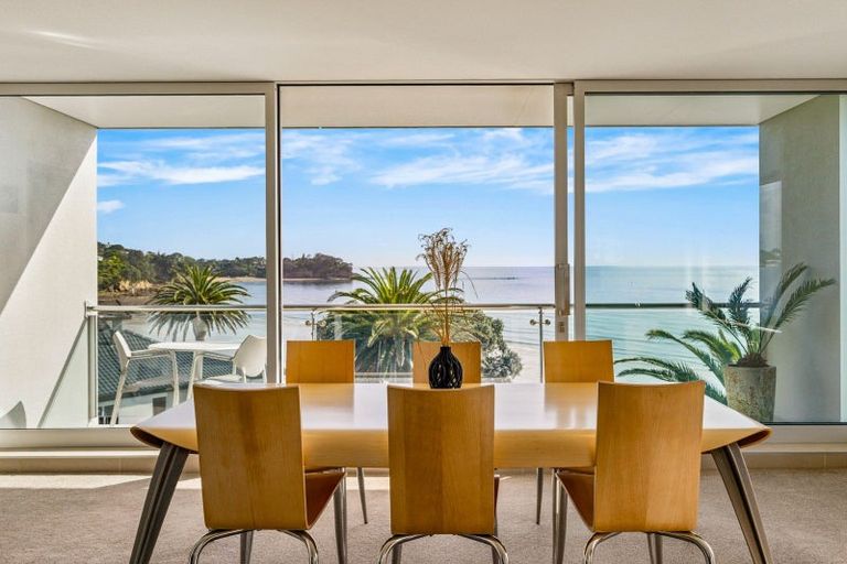 Photo of property in Seaview Apartments, 13/64 Milford Road, Milford, Auckland, 0620