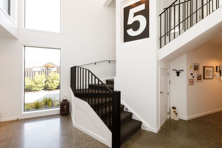 Photo of property in 18 Grand Oaks Drive, Awapuni, Palmerston North, 4412