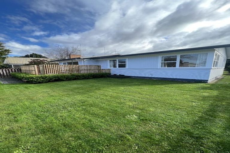 Photo of property in 28 Larnach Street, St Andrews, Hamilton, 3200