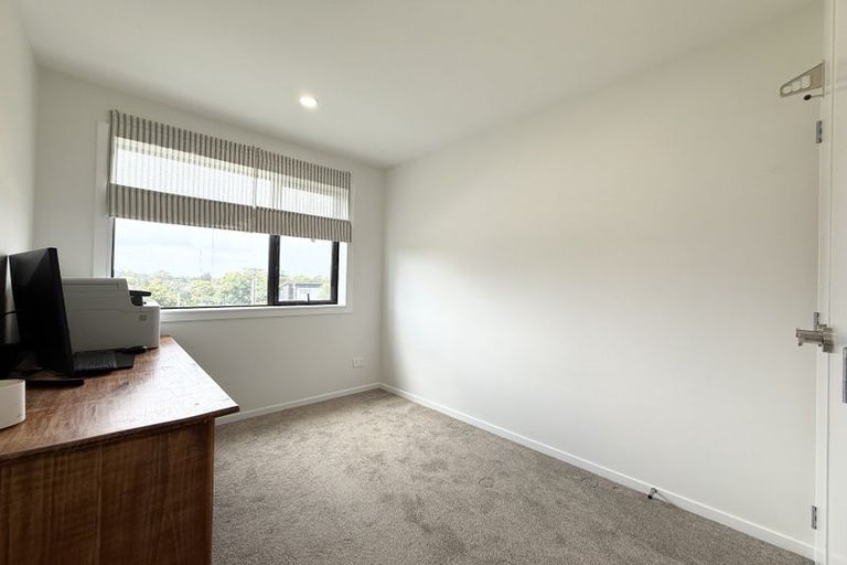 Photo of property in 30b Tudor Road, Henderson, Auckland, 0610