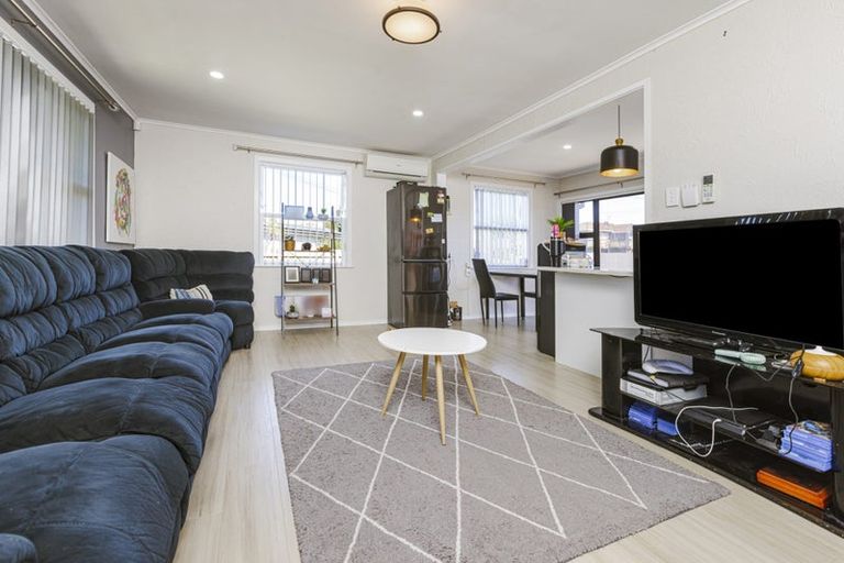 Photo of property in 1/56 Greenhaven Avenue, Opaheke, Papakura, 2113