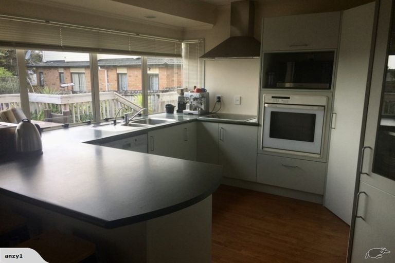 Photo of property in 18 Clearview Heights, Ranui, Auckland, 0612