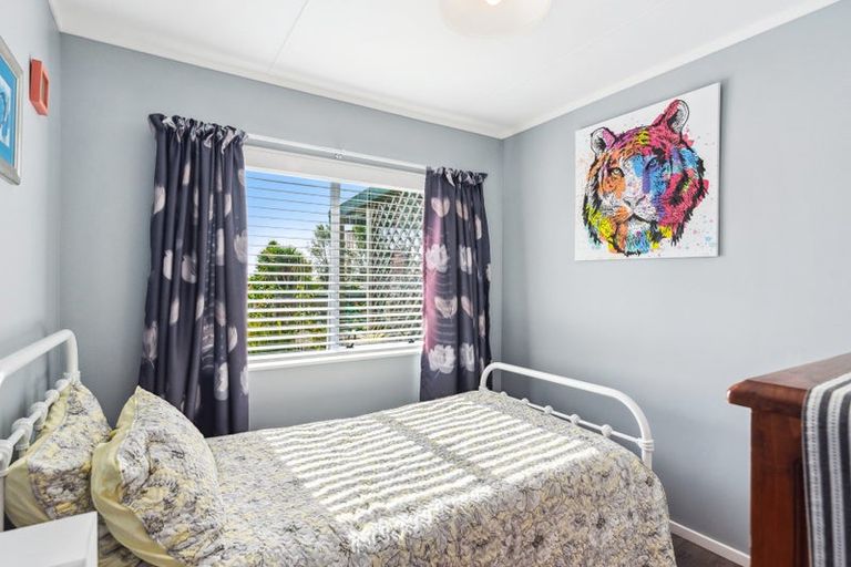 Photo of property in 52 Campbell Avenue, Paraparaumu, 5032