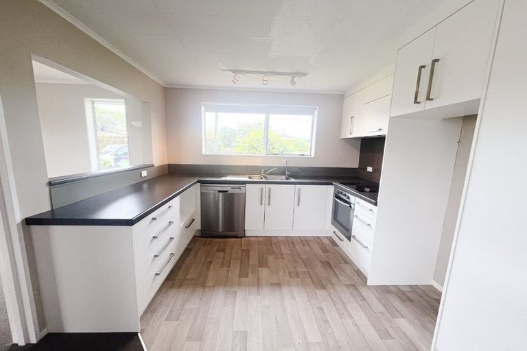 Photo of property in 1 Matai Street, Waikanae, 5036