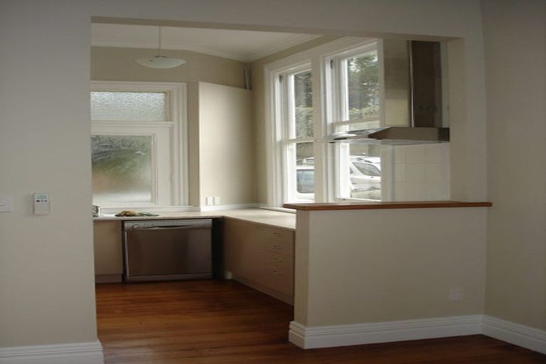 Photo of property in 19a Hargreaves Street, Mount Cook, Wellington, 6021