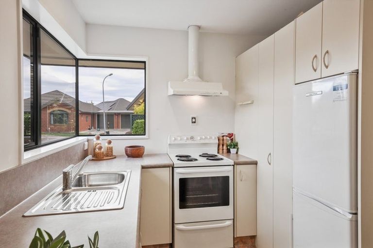 Photo of property in 17n Matawai Close, Rangiora, 7400