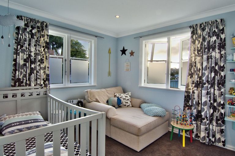 Photo of property in 13 Konini Road, Titirangi, Auckland, 0604