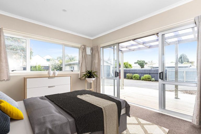 Photo of property in 33 Ferry Road, Clive, 4102