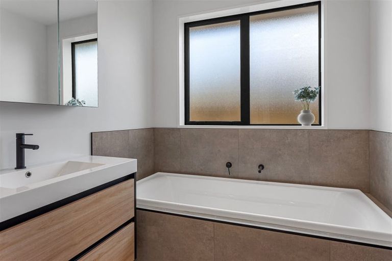 Photo of property in 24 Borland Street, Woodend, 7610