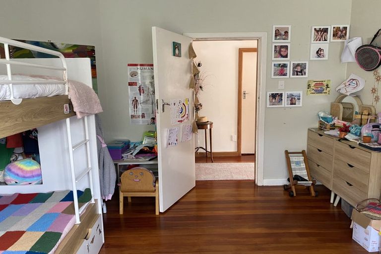 Photo of property in 6 David Crescent, Karori, Wellington, 6012