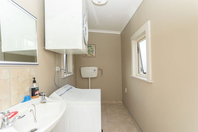 Photo of property in 12 Grant Street, Dannevirke, 4930