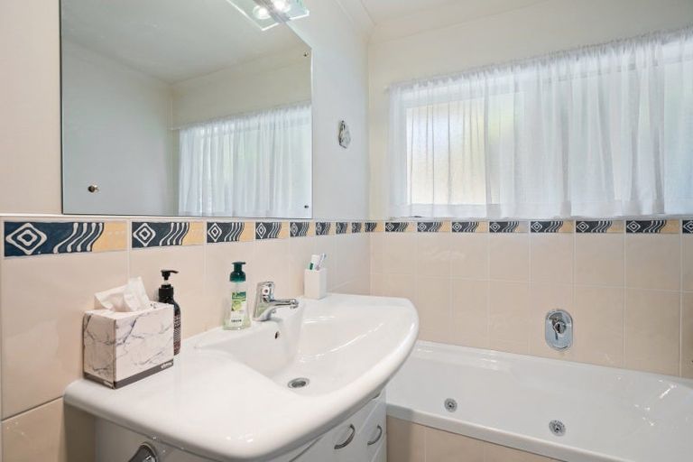 Photo of property in 66 Awatea Avenue, Paraparaumu, 5032