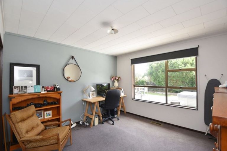 Photo of property in 27 Marama Avenue North, Otatara, Invercargill, 9879